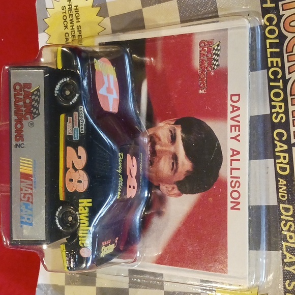 Vintage Davey Allison #28 Havoline Car and Card 1:64 Scale Die-Cast - Picture 4 of 6